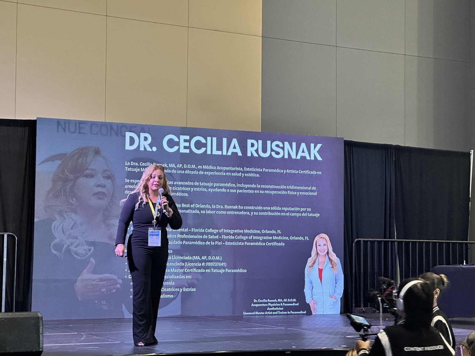 Dr. Rusnak speaking at paramedical aesthetics conference