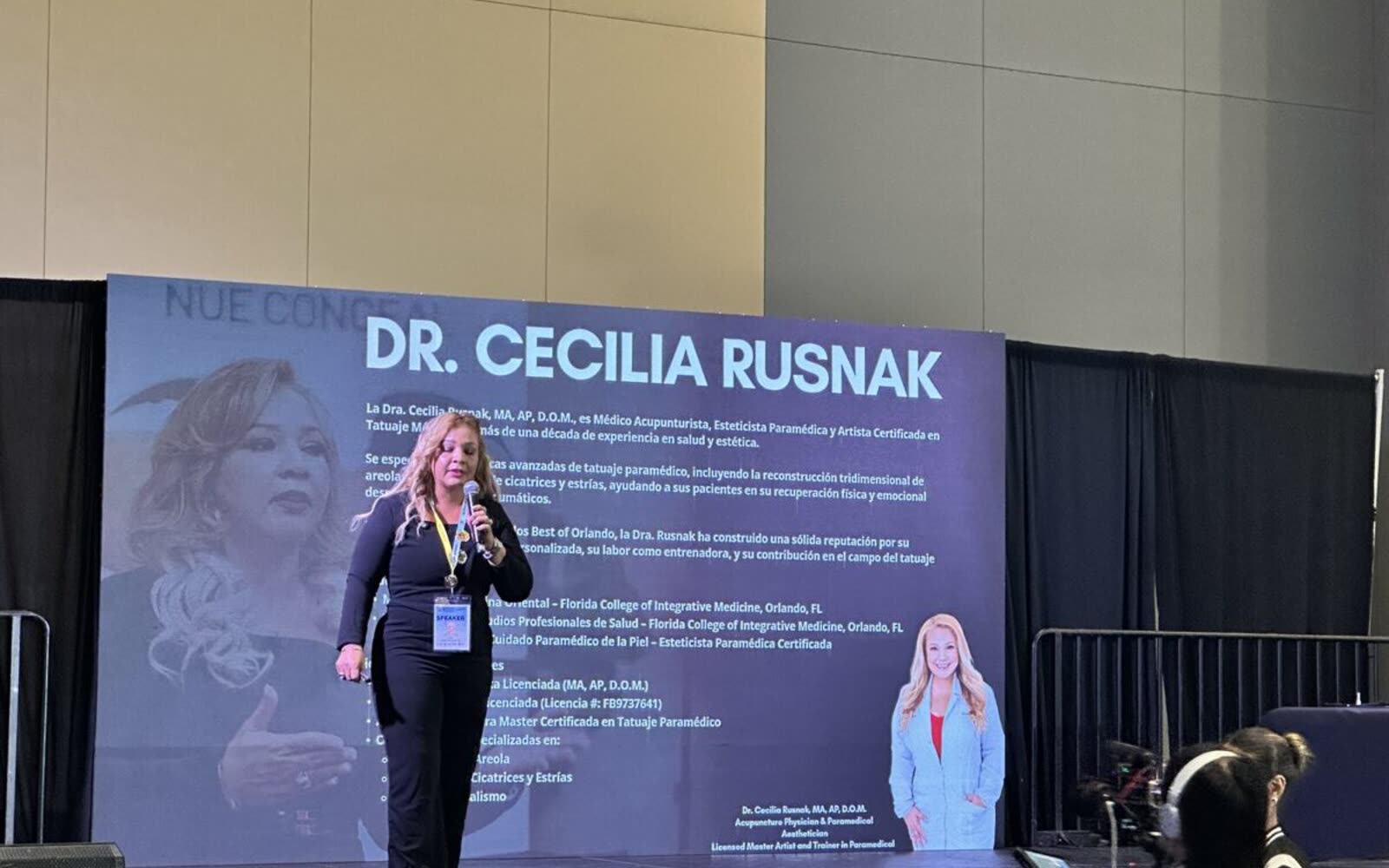 Dr. Rusnak speaking at a paramedical aesthetics conference